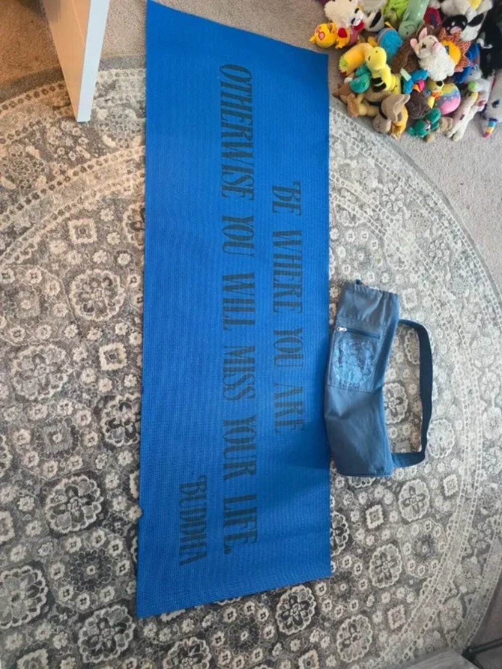 TPE foam yoga mat, blue textured exercise mat with carrying strap - Picture 2 of 5
